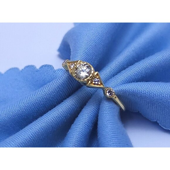 Beautiful 14K Karat Solid Yellow Gold Designer Round Diamond Ring - Size 4.25 - Picture 5 of 16